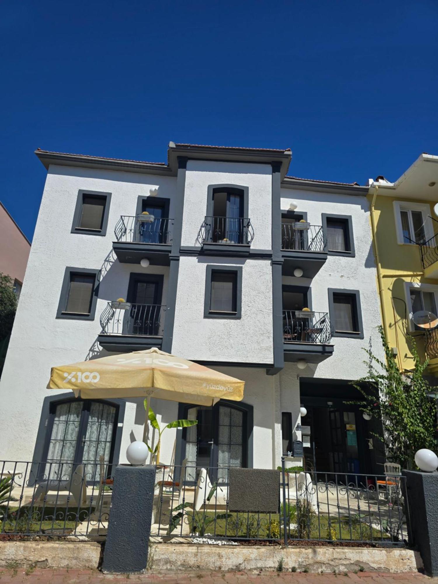 Aparthotel Marina Sahil